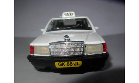 модель 1/36 Mercedes Benz 190E W201 Taxi такси Corgi Britain Мерседес 1:36 Mercedes-Benz Мерседес MB металл 190 E, масштабная модель, scale35