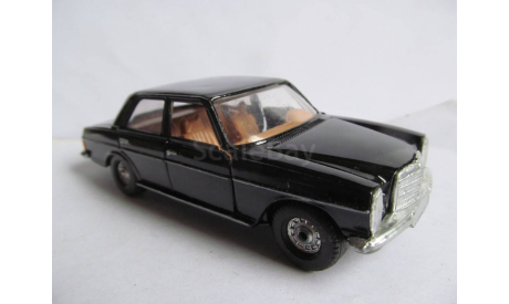 модель 1/36 Mercedes Benz 240D W115 металл металл Corgi Britain Мерседес 1:36 Mercedes-Benz Мерседес MB, масштабная модель, scale35