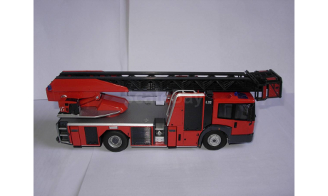 1/43 пожарный MB Mercedes-Benz Econic Metz L32 пожарная лестница/fire ladder Wiking металл 1:43 Mercedes-Benz Мерседес, масштабная модель, scale43