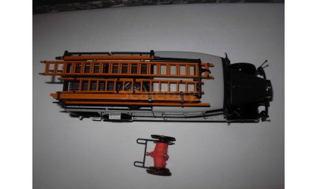 модель 1/43 пожарная MB Mercedes-Benz LOD 3750 KS 25 Minichamps металл 1:43 пожарный Mercedes Benz, масштабная модель, scale43