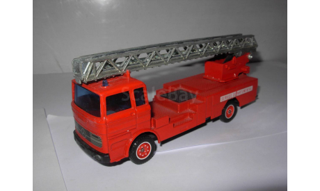 модель 1/50 пожарная лестница Mercedes Benz LP1418/46 Solido Tuner Gam France металл 1:50 пожарная Mercedes-Benz Мерседес MB пожарный, масштабная модель, scale50