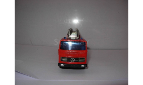 модель 1/50 пожарная лестница Mercedes Benz LP1418/46 Solido Tuner Gam France металл 1:50 пожарная Mercedes-Benz Мерседес MB пожарный, масштабная модель, scale50