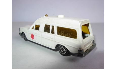 модель 1/60 медицинский MB Mercedes Benz W115 / W114 Ambulance Norev France металл 1:60 Mercedes-Benz Мерседес Скорая Помощь Medical 1/64, масштабная модель, scale64