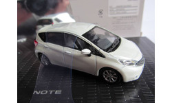 модель 1/43 Nissan Note dealer металл 1:43