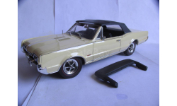 модель 1/18 OLDSMOBILE 442 1967 Convertible Cabrio Highway61 металл 1:18