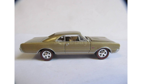 1/64 модель Oldsmobile Cutlass 1967 Johnny Lightning металл 1:64, масштабная модель, scale64