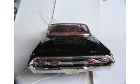 модель 1/18 Oldsmobile Starfire 1962 Yatming Signature Series металл, масштабная модель, scale18