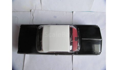 модель 1/18 Oldsmobile Starfire 1962 Yatming Signature Series металл, масштабная модель, scale18