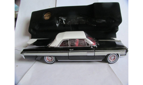 модель 1/18 Oldsmobile Starfire 1962 Yatming Signature Series металл, масштабная модель, scale18