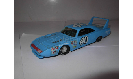 модель гоночный 1/43 Plymouth Superbird 1970 Racing Champions металл 1:43, масштабная модель, scale43