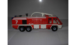 модель аэродромная пожарная Rosenbauer Aeroport Berlin Tegel 1/50 Siku металл 1:50 пожарнsq