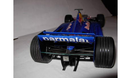 модель F1 Формула 1 1/18 Sauber Red Bull Petronas C18 launch version 2000 #17 Mika Salo Minichamps / Paul’s Model Art металл 1:18, масштабная модель, scale18