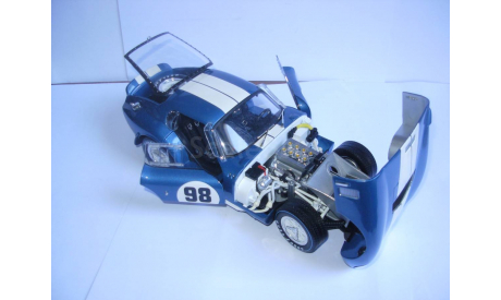 модель 1/18 Shelby Cobra Daytona Coupe 1965 #98 Shelby Collectibles металл 1:18, масштабная модель, scale18