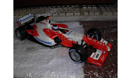 модель F1 Формулы 1 1/18 TOYOTA TF102 launch version 2003 ’Panasonic’ #20 O. Panis Minichamps металл, масштабная модель, 1:18