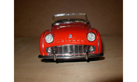 модель 1/18 Triumph TR3A Kyosho металл TR 3 A 1:18, масштабная модель, scale18
