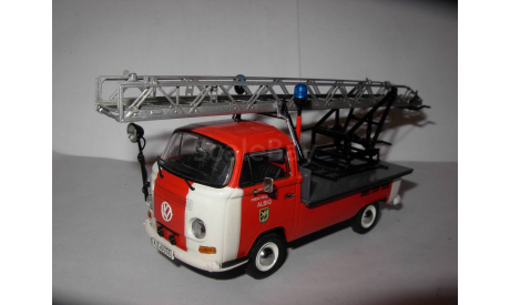 модель 1/43 Volkswagen VW T2а пожарная лестница Schuco металл 1:43 пожарный, масштабная модель, scale43
