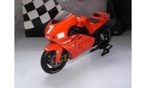 модель 1/12 гоночный мотоцикл Yamaha YTR-M1 №7 Carlos Checa Moto-GP 2002 Minichamps 1:12, масштабная модель мотоцикла, scale12