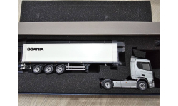 Scania R450 Тягач 4x2 с полуприцепом для перевозки зерна 1:50