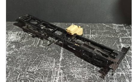Рама урал-43206 окрашенная с задним мостом и баком 1/43, запчасти для масштабных моделей, АРЕК (Элекон), scale43