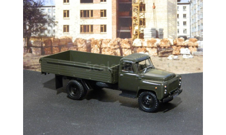 ГАЗ-53-12 бортовой - хаки Наш Автопром 1/43, масштабная модель, 1:43