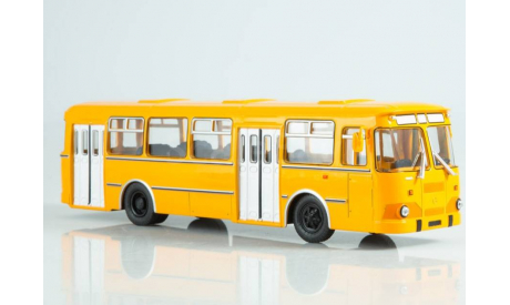 ЛиАЗ-677М автобус - оранжевый - №8 с журналом 1:43, масштабная модель, MODIMIO, 1/43