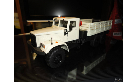 КрАЗ-255 бортовой (белый) Краз-Саратов, масштабная модель, Агат-Кразы, 1:43, 1/43