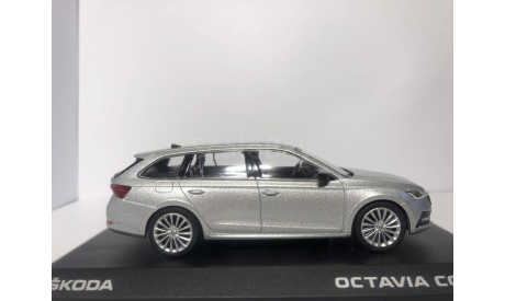 Skoda Octavia Combi A8 в масштабе 1:43 дилерский., масштабная модель, scale43, Škoda