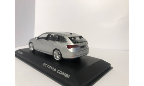 Skoda Octavia Combi A8 в масштабе 1:43 дилерский., масштабная модель, scale43, Škoda
