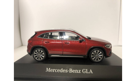 Mercedes-Benz GLA в масштабе 1:43 дилерский (Красный)., масштабная модель, 1/43