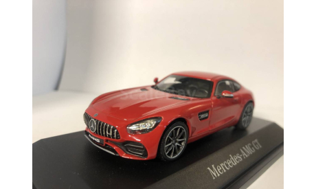 Mercedes-Benz AMG GT (красный) в масштабе 1:43 дилерский., масштабная модель, scale43