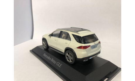 Mercedes-Benz GLE (Белый) в масштабе 1:43 дилерский., масштабная модель, 1/43