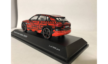 Audi e-tron в масштабе 1:43 дилерский., масштабная модель, scale43
