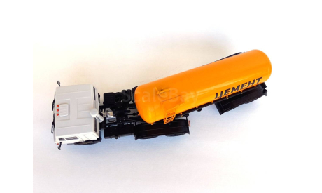 Сцепка КАМАЗ-54112 с полуприцепом ТЦ-11 ПАО КАМАЗ, масштабная модель, 1:43, 1/43