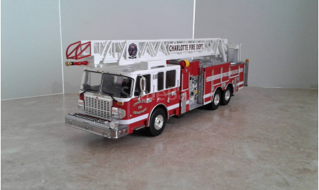 SMEAL 105 Aerial ladder-US Firetruck 2014-Charlotte - (IXO) ..., масштабная модель, scale43
