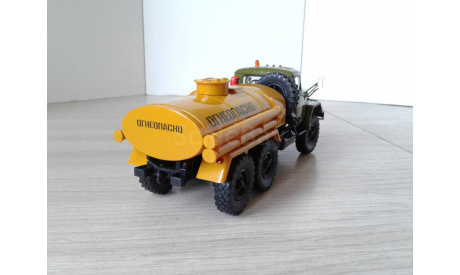 АТЗ-4,4 (ЗиЛ-131) ... (Легендарные грузовики СССР) ..., масштабная модель, scale43