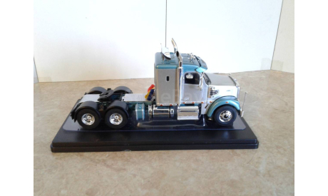 Freightliner Coronado (2012) ... (IXO)..., масштабная модель, scale43