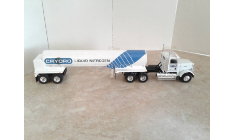 FREIGHTLINER FLC 120 64 T CRYORO из к/ф Терминатор (1977), серия «Semi-Remorque Americains» №9, масштабная модель, scale43, IXO