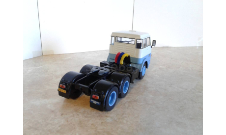 Hanomag-Henschel F221 (1969-1974) ...(IXO/Altaya)..., масштабная модель, scale43