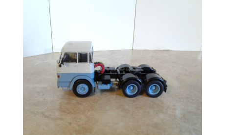 Hanomag-Henschel F221 (1969-1974) ...(IXO/Altaya)..., масштабная модель, scale43