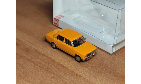 50107 Lada 1200 (ВАЗ-2101) оранжевая 1:87 Busch, масштабная модель, scale87