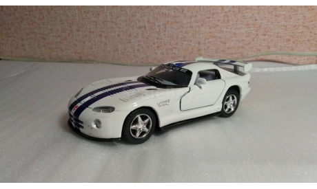 Dodge Viper GTS-R, масштабная модель, KinSmart, scale32