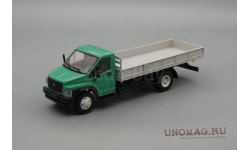 ГАЗон C41R33 бортовой, зеленый / серый