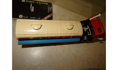 КАМАЗ 53212 молоко (АРЕК), масштабная модель, 1:43, 1/43