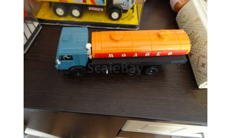Камаз 53212 МОЛОКО 1-43 АРЕК, масштабная модель, scale43