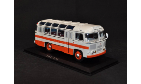 ПАЗ-672  бело-красный  Classicbus, масштабная модель, scale0