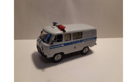 УАЗ 3309 Милиция спецмедслужба, масштабная модель, scale43