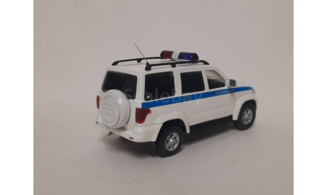 УАЗ 3163 Патриот Полиция ДПС рестайлинг, масштабная модель, scale43
