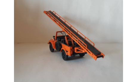 АВТОТРАНСПОРТЕР АТ-2 НА ШАССИ ГАЗ-69, масштабная модель, scale43