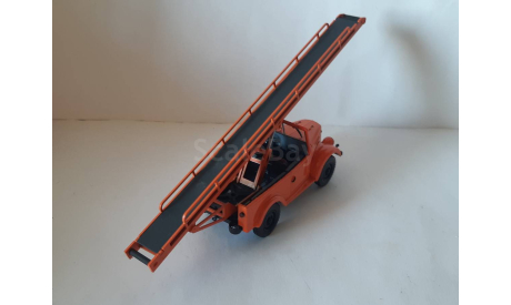 АВТОТРАНСПОРТЕР АТ-2 НА ШАССИ ГАЗ-69, масштабная модель, scale43