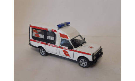 Нива Niva Legend 4x4 KUB Скорая медицинская помощь, масштабная модель, scale43
